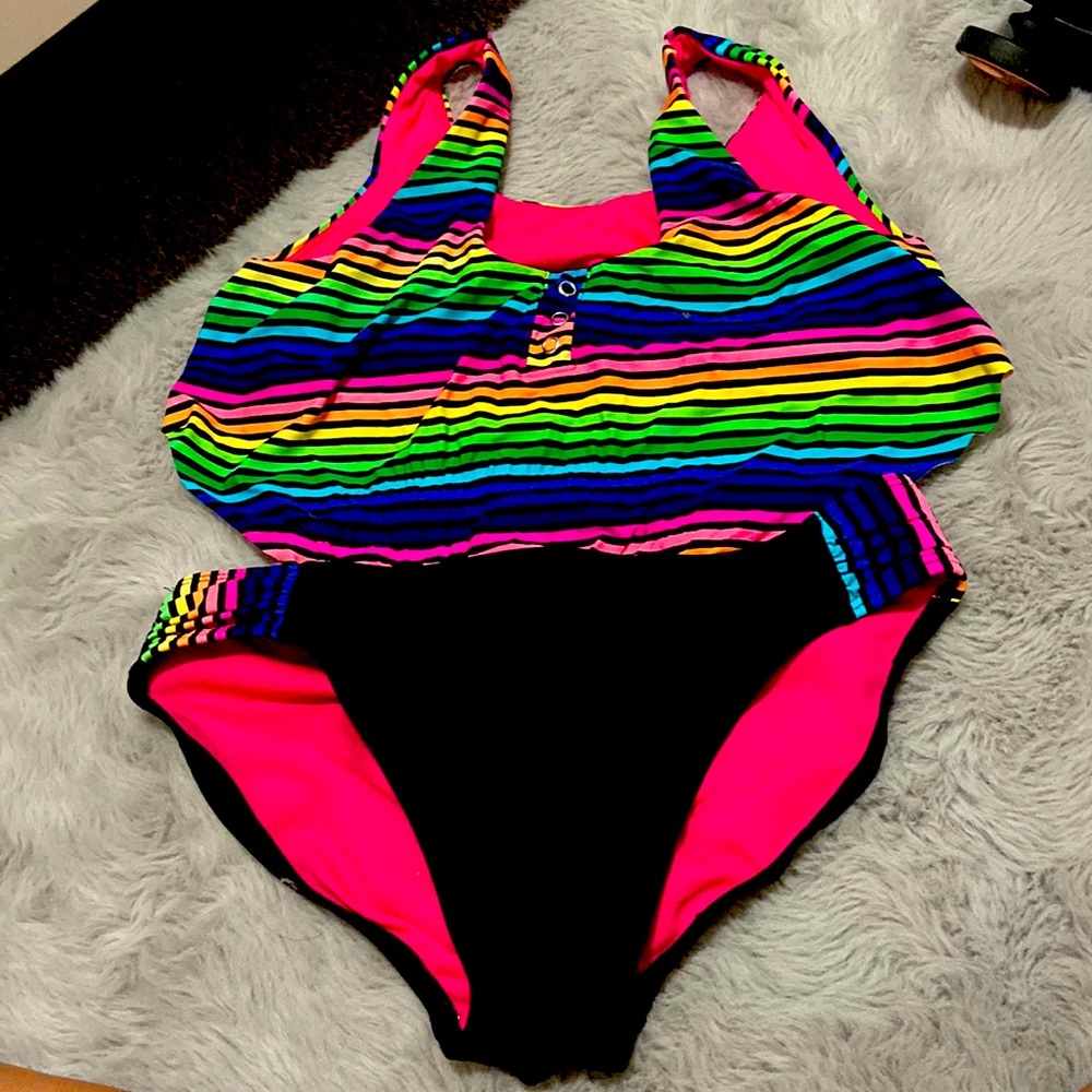 Multiple colors from Walmart and the size is an extra large and juniors 14 to 16